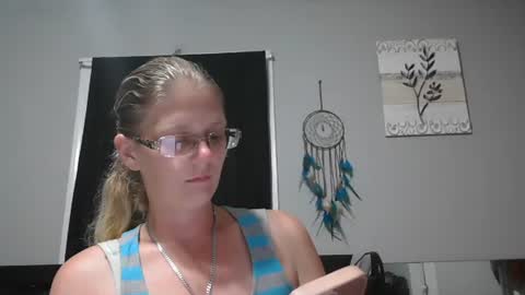 JadeLuv online show from August 4, 2:06 am