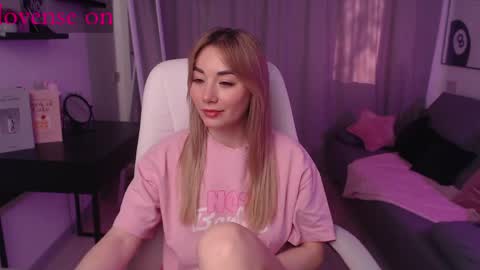 jamie_chung online show from May 4, 1:09 am