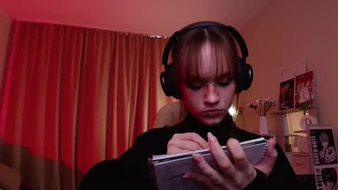 jamie_chung online show from March 14, 3:18 am