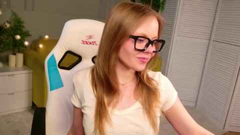 jane_westt online show from May 5, 1:36 pm