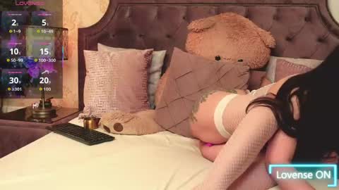 JaneDevine online show from May 2, 5:44 am