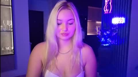 Snapshot of janemiss chatting on October 15, 1:19 am Jane online show from October 15, 1:19 am