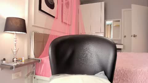 Amelle online show from July 25, 2:18 am
