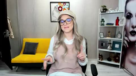 JaquelinLaurent online show from September 15, 6:15 pm