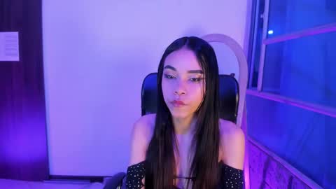 Snapshot of jasmin_skinny chatting on October 22, 3:11 am jasmin_skinny online show from October 22, 3:11 am