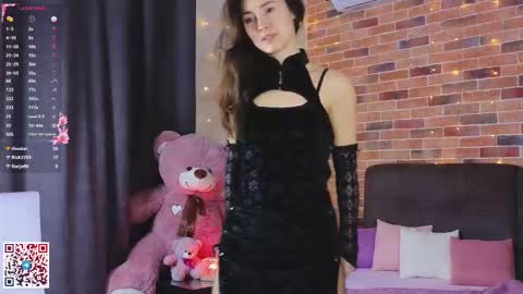 Snapshot of jasmindoroti chatting on October 11, 7:02 am Chloe online show from October 11, 7:02 am