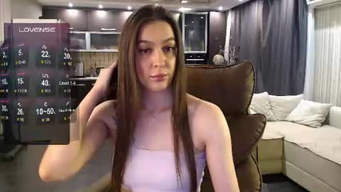Jasmine online show from June 27, 7:20 pm