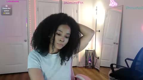 Jazmine Fox online show from March 13, 7:15 pm