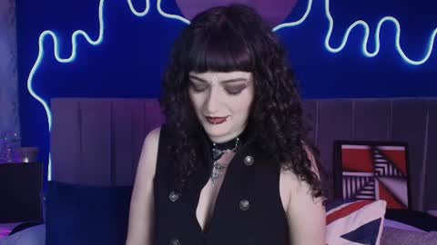 Jean online show from July 1, 7:35 pm
