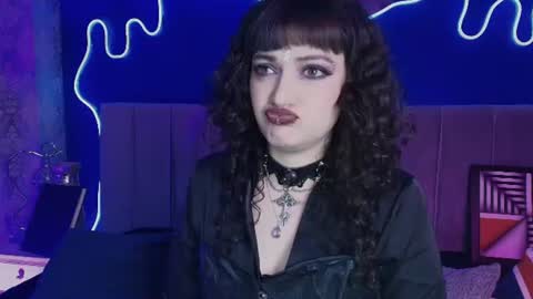 Jean online show from August 1, 9:06 pm