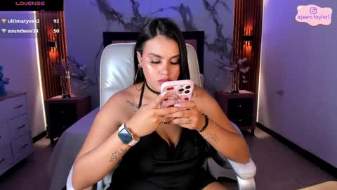 Jeen Taylor online show from May 2, 9:18 pm