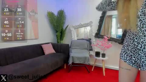 jelly__beanss online show from November 5, 8:30 am