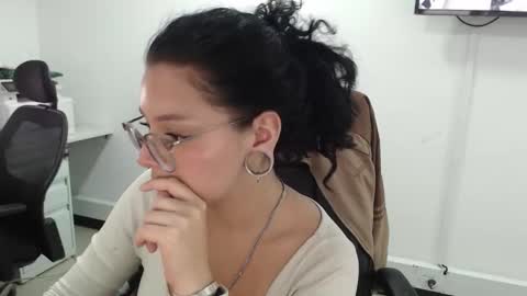 jenn online show from February 25, 10:52 pm