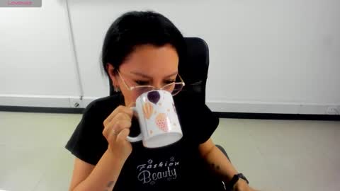 jenn online show from January 16, 4:19 am