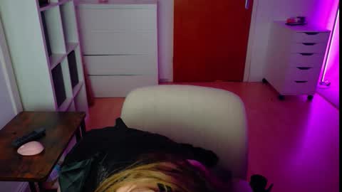 jennasxy19 online show from October 15, 5:26 pm