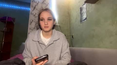 Mia online show from January 16, 12:34 pm