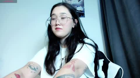 Snapshot of jennatyan chatting on February 18, 11:33 am JENNA online show from February 18, 11:33 am