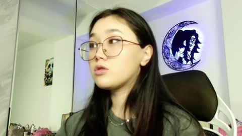 Snapshot of jennatyan chatting on December 18, 1:23 pm JENNA online show from December 18, 1:23 pm