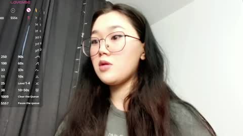 Snapshot of jennatyan chatting on December 28, 3:26 am JENNA online show from December 28, 3:26 am