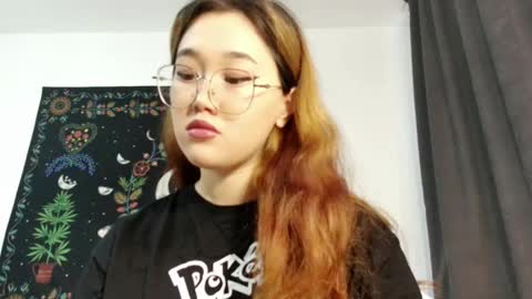 Snapshot of jennatyan chatting on October 1, 10:09 am JENNA online show from October 1, 10:09 am