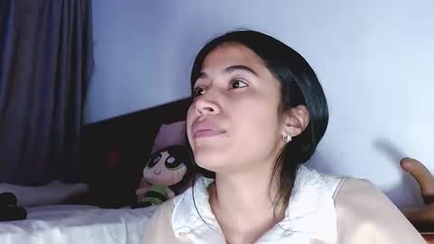 jenner_lena online show from April 2, 7:17 am