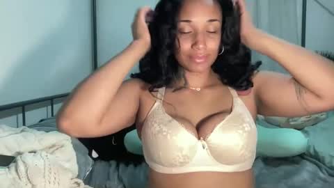 Snapshot of jenni_cash chatting on March 8, 7:02 am Mistress Jenni online show from March 8, 7:02 am