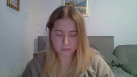 Nicol online show from December 19, 8:45 pm