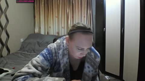 JenniDeep online show from March 4, 7:42 pm