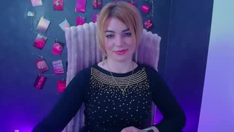 Jennifer online show from May 2, 11:46 am