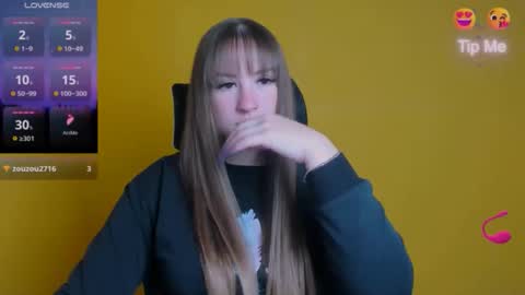 Snapshot of jennifer_xo_ chatting on October 2, 6:18 am Jennifer online show from October 2, 6:18 am