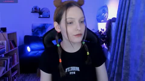 jenniferkiim online show from March 7, 12:01 pm