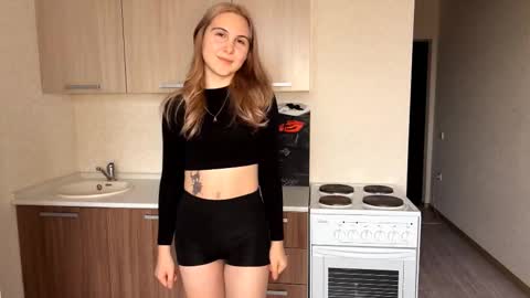 Emilia online show from October 27, 1:06 pm