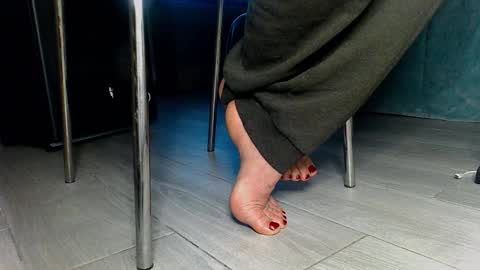 Snapshot of jenny_fighterfeet chatting on February 17, 12:10 am Jenny online show from February 17, 12:10 am