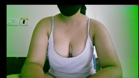 Jenny online show from May 2, 4:05 am
