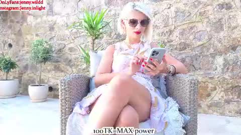infamous blondiechloe.             Jennyjennywildd online show from June 24, 2:27 pm