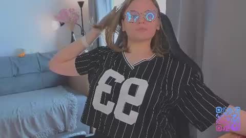  JessieVibes online show from June 20, 2:42 pm