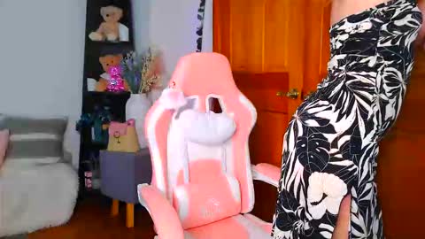 Jessabelle Diamond online show from June 3, 1:23 pm