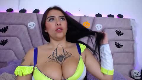 Jessica Kraft online show from November 2, 2:59 am