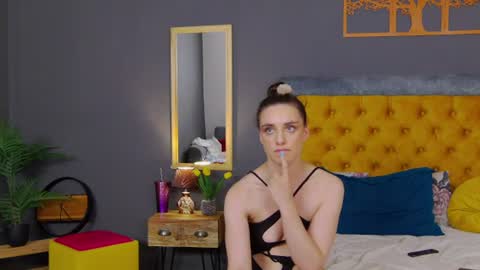 Jessica White online show from July 20, 10:39 am