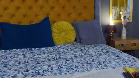 Jessica White online show from July 3, 5:02 am