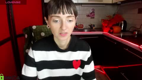 jessicaforris online show from November 18, 8:04 am