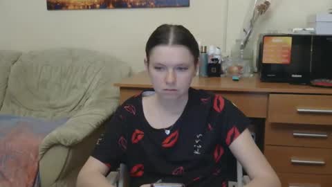 jessicaholland1 online show from May 21, 7:34 pm