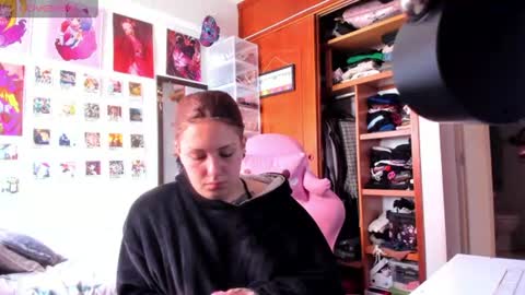 Your Sweet Angel online show from August 4, 1:50 pm