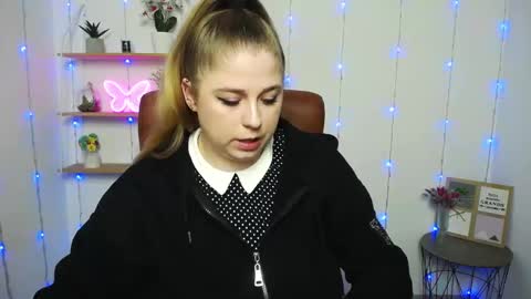 Snapshot of jessikadaniels chatting on January 28, 7:22 am Jess online show from January 28, 7:22 am