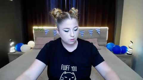 Snapshot of jessikadaniels chatting on September 23, 7:17 am Jess online show from September 23, 7:17 am