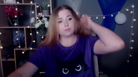 Snapshot of jessikadaniels chatting on October 12, 7:11 am Jess online show from October 12, 7:11 am