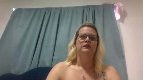 jeuelz1 online show from February 22, 5:53 pm