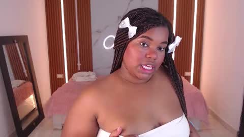 Jahnniela online show from November 12, 8:29 pm