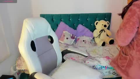 Snapshot of jhiinny_brownn chatting on February 9, 11:04 am Jhiinny online show from February 9, 11:04 am