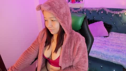 Snapshot of jhiinny_brownn chatting on December 23, 3:40 am Jhiinny online show from December 23, 3:40 am